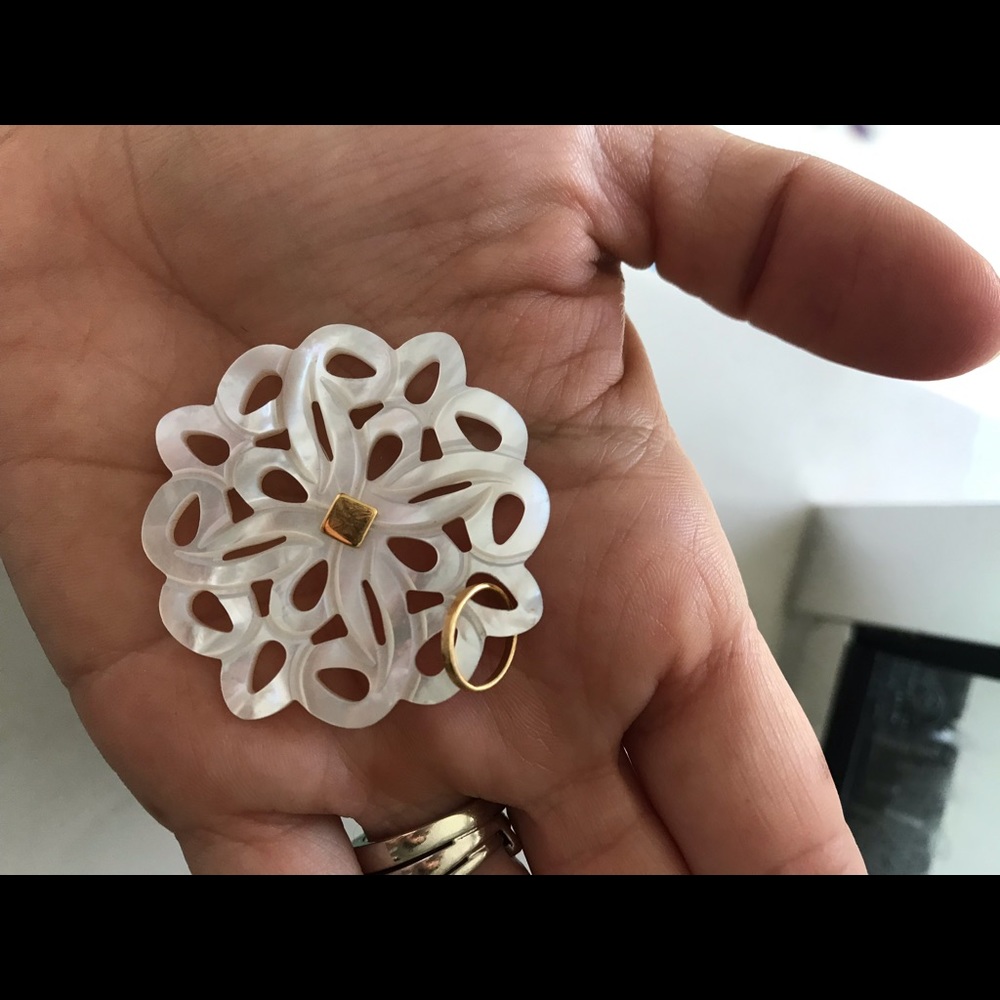 tous pendant gold and mother of pearl